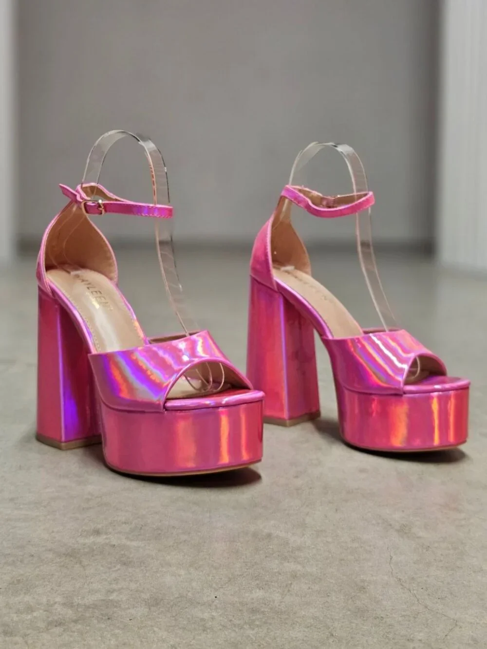 N/A iridescent pink